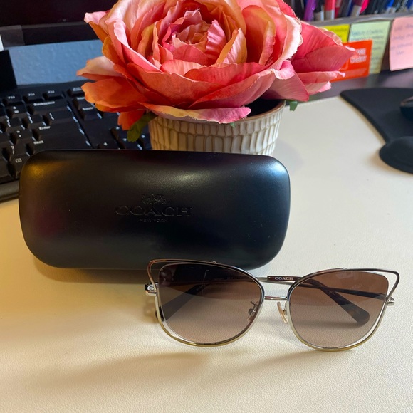 COACH Sunglasses & Case - Picture 1 of 14